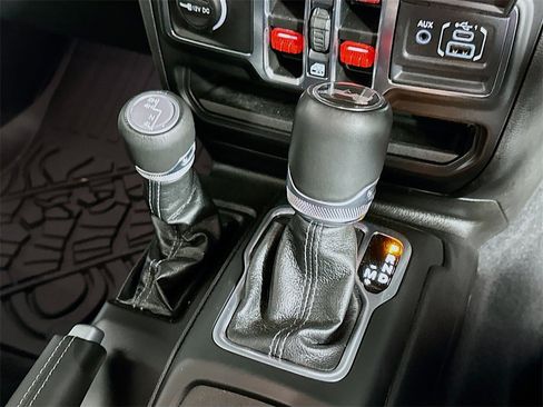 Used 2025 Jeep Wrangler Unlimited Sport image 22