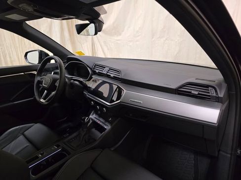Certified 2025 Audi Q3 2.0T Premium w/ Convenience Package image 37