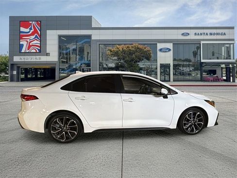 Used 2022 Toyota Corolla SE image 6
