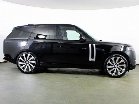 Used 2025 Land Rover Range Rover Autobiography image 8