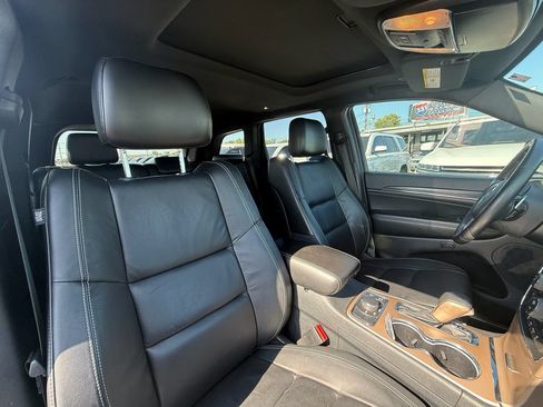 Used 2017 Jeep Grand Cherokee Limited AWD/4WD image 24