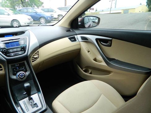 Used 2013 Hyundai Elantra GLS FWD image 17