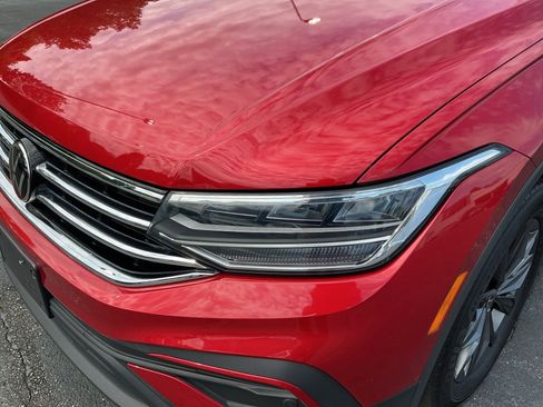 Certified 2023 Volkswagen Tiguan SE w/ Panoramic Sunroof Package FWD image 30