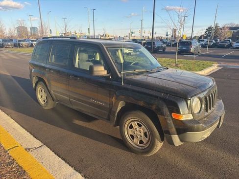 Used 2015 Jeep Patriot Sport w/ Power Value Group image 11