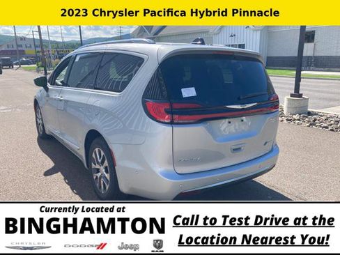New 2023 Chrysler Pacifica Pinnacle image 4