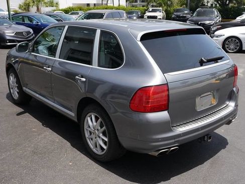 Used 2005 Porsche Cayenne Turbo AWD/4WD image 8