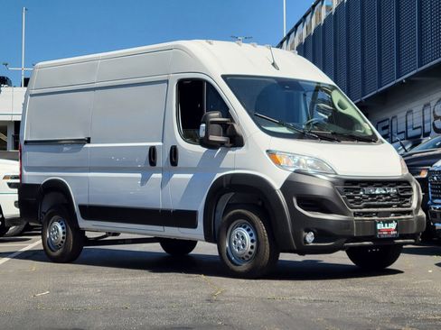New 2026 RAM ProMaster 2500 w/ Convenience Group image 23