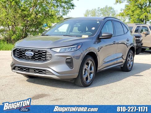 Used 2024 Ford Escape ST-Line w/ Tech Pack #1 AWD/4WD image 2