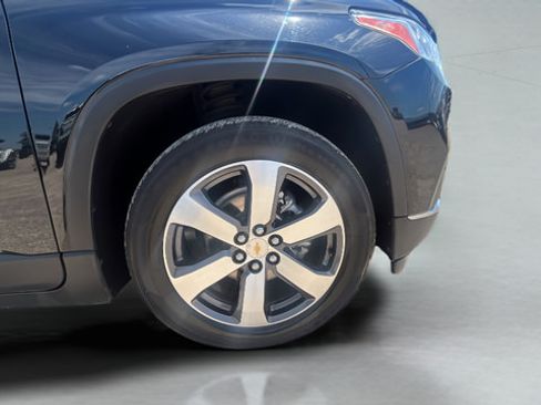 Used 2020 Chevrolet Traverse LT w/ LT Premium Package AWD/4WD image 31