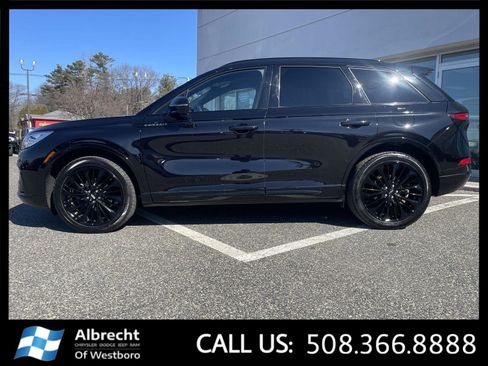 Used 2023 Lincoln Corsair Reserve w/ Equipment Group 201A AWD/4WD image 2