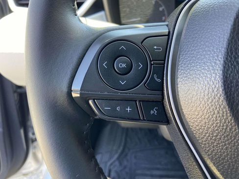 Used 2025 Toyota Corolla SE FWD image 31