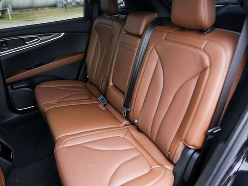 Used 2022 Lincoln Nautilus Reserve image 22