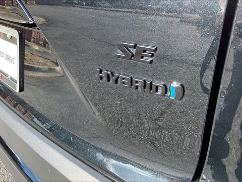 Used 2024 Toyota Corolla Cross SE image 9