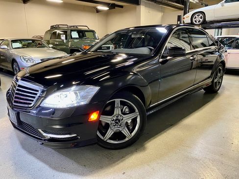 Used 2010 Mercedes-Benz S 550 4MATIC image 2