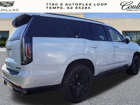 Certified 2024 Cadillac Escalade Sport Platinum w/ LPO, ONYX Package AWD/4WD image 5