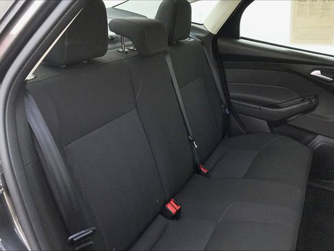 Used 2018 Ford Focus SE image 25