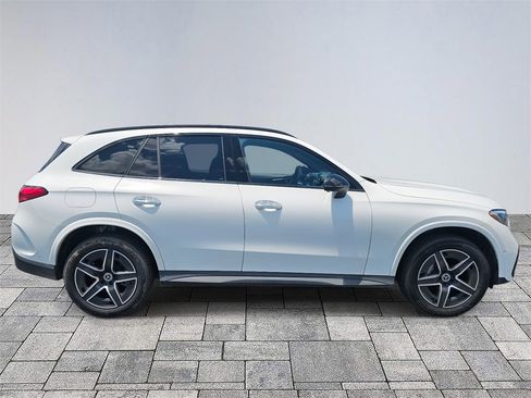 Used 2024 Mercedes-Benz GLC 300 image 8