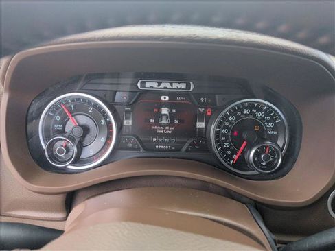 Used 2022 RAM 2500 Laramie AWD/4WD image 11