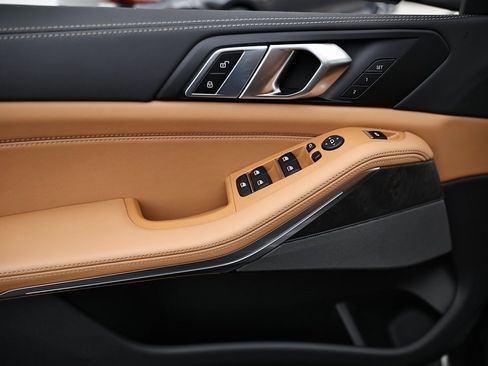 Certified 2025 BMW X5 sDrive40i w/ Premium Package image 14