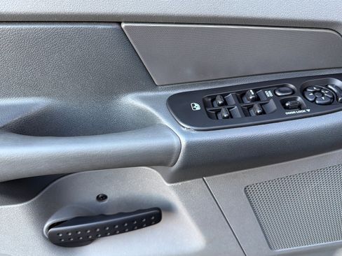 Used 2008 Dodge Ram 1500 Truck ST image 9