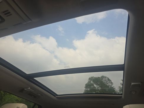 Used 2025 Cadillac Escalade Sport Platinum w/ LPO, Floor Liner Package AWD/4WD image 16