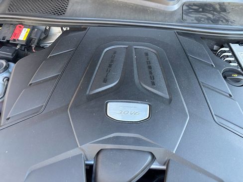 Used 2019 Porsche Cayenne AWD/4WD image 27