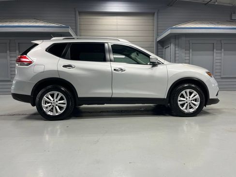 Used 2015 Nissan Rogue SV w/ SV Premium Package AWD/4WD image 8