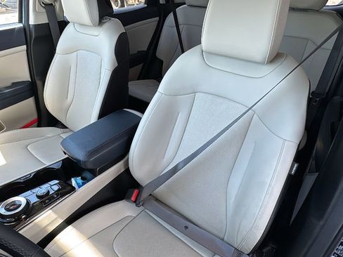 Used 2025 Kia Sportage EX AWD/4WD image 22