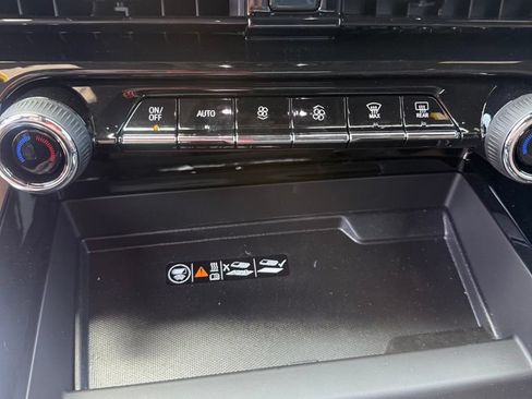 Used 2026 Chevrolet Tahoe High Country AWD/4WD image 22