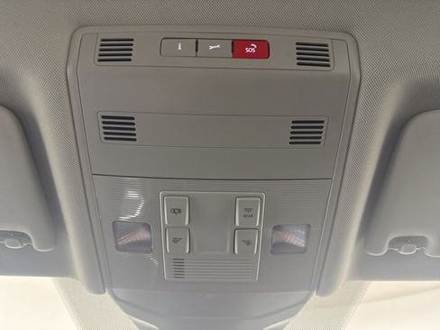 Certified 2024 Volkswagen Jetta SE image 13