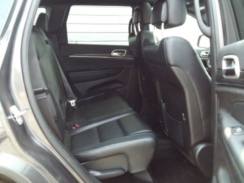 Used 2021 Jeep Grand Cherokee Limited AWD/4WD image 24