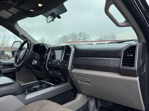 Used 2019 Ford F250 XLT w/ XLT Premium Package image 19