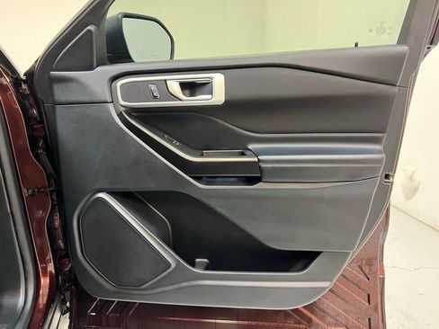 Used 2020 Ford Explorer XLT w/ Comfort Package image 34