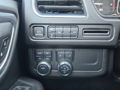 Used 2021 GMC Yukon XL SLT w/ SLT Premium Package AWD/4WD image 19
