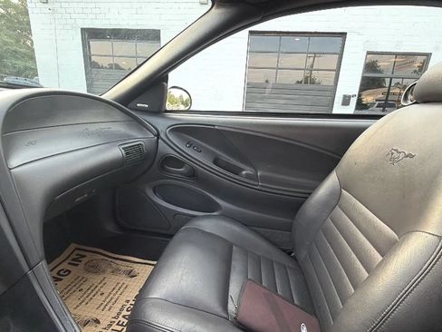 Used 2004 Ford Mustang GT Premium RWD image 34