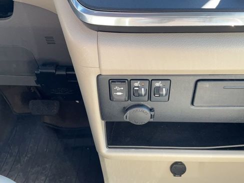 Used 2017 Toyota Sienna XLE w/ XLE Navigation Package AWD/4WD image 34