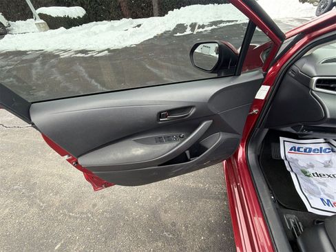 Used 2022 Toyota Corolla LE image 21