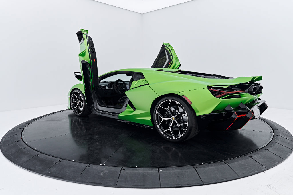 Used 2024 Lamborghini Revuelto AWD/4WD image 21