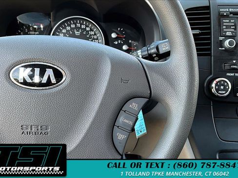 Used 2014 Kia Sedona LX image 19