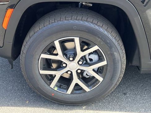 New 2025 Jeep Grand Cherokee Limited image 12