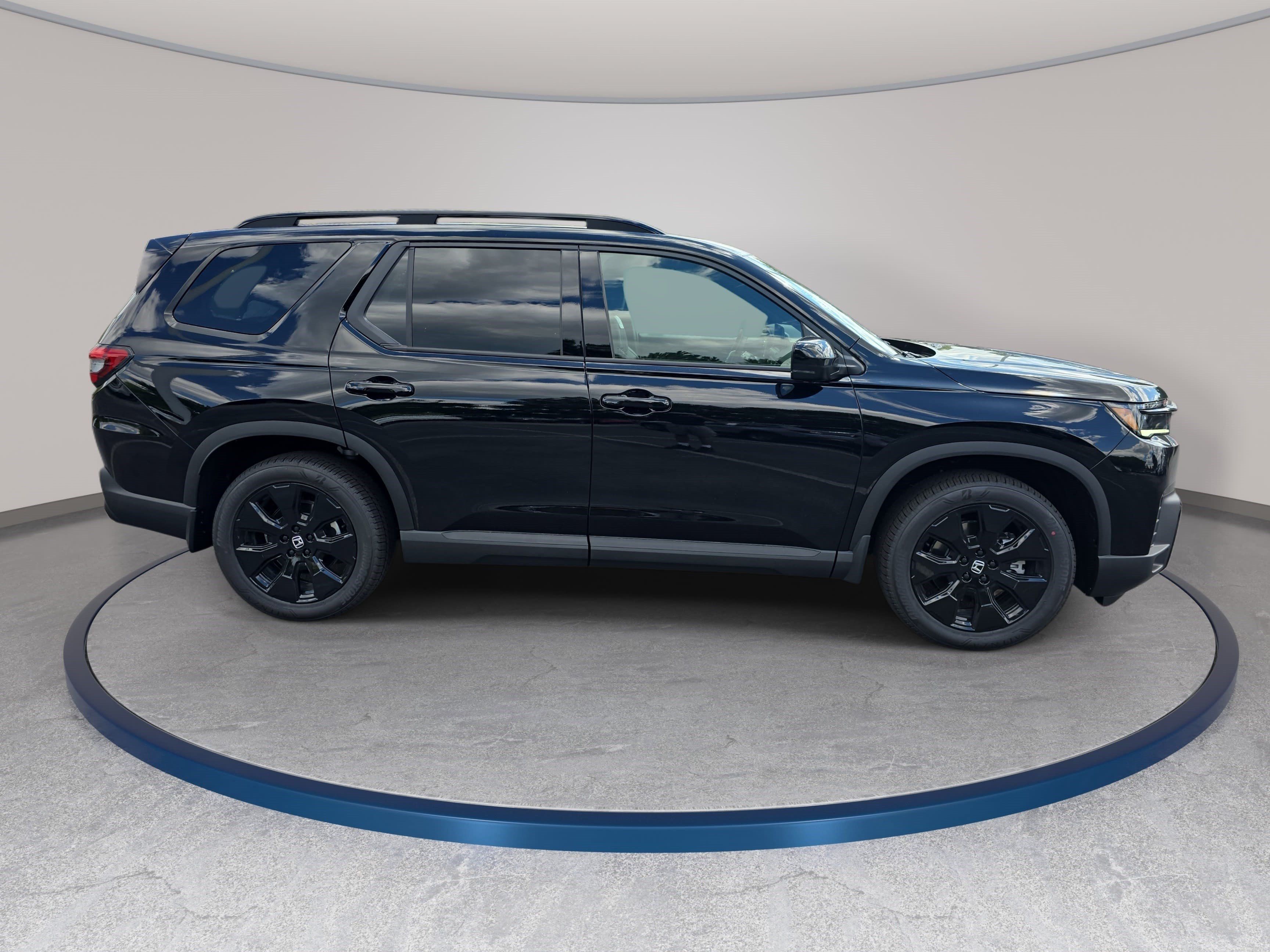 New 2026 Honda Pilot Black Edition image 4