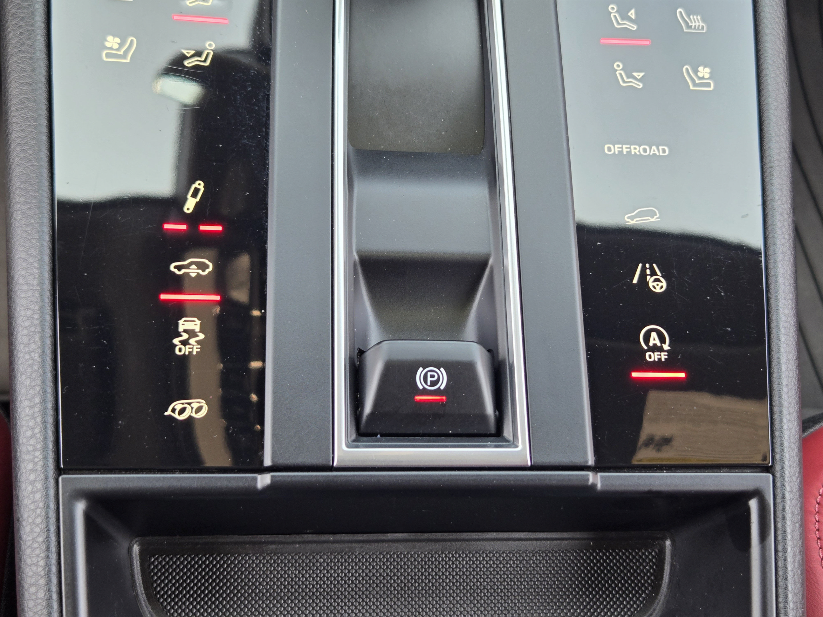 Used 2022 Porsche Macan GTS AWD/4WD image 17
