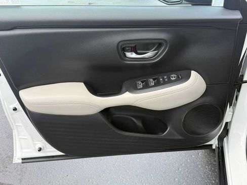 Used 2024 Honda HR-V EX-L image 12