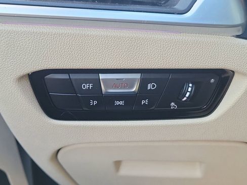 Used 2021 BMW 330i xDrive Sedan w/ Premium Package image 24