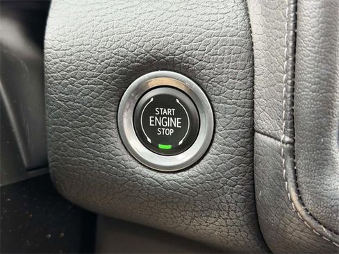 Used 2023 GMC Yukon Denali image 24