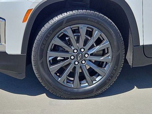 Used 2023 Chevrolet Traverse RS w/ LPO, Floor Liner Package FWD image 33