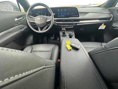 New 2025 Cadillac XT4 Premium Luxury image 15