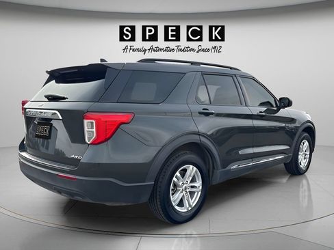 Used 2022 Ford Explorer XLT AWD/4WD image 5
