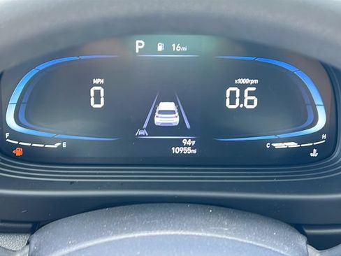 Used 2024 Hyundai Venue SE FWD image 26