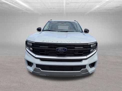 New 2026 Ford Expedition Platinum w/ Platinum Ultimate Package AWD/4WD image 11